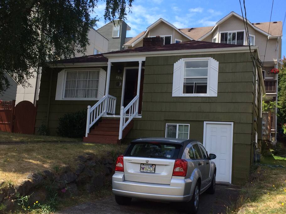 Magnolia area, 10 minutes from downtown Seattle and near to bus stop.