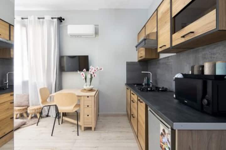 Small Studio Under Acropolis B! - Atenas