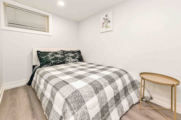 Спалня № 6 в мазето