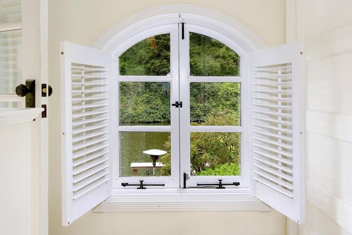 Capitola Beach house on Riverwalk w/dock by Ocean gallery image 2