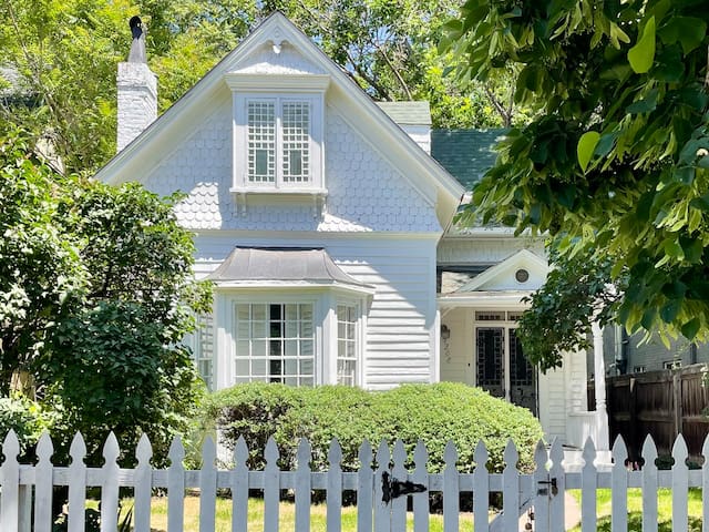 “The Cottage” Downtown Denver