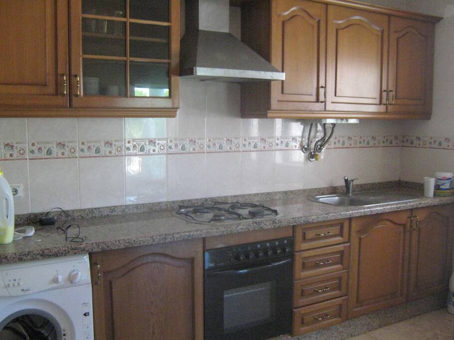 full kitchen