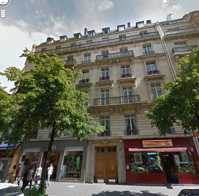 Un Immeuble typiquement parisien.