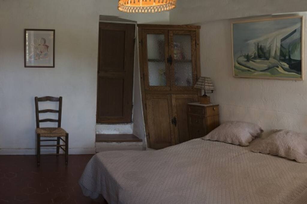 chambre 2 avec tv écran plat