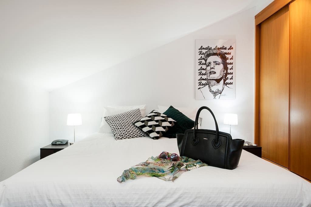 Quarto piso superior / Upstairs bedroom