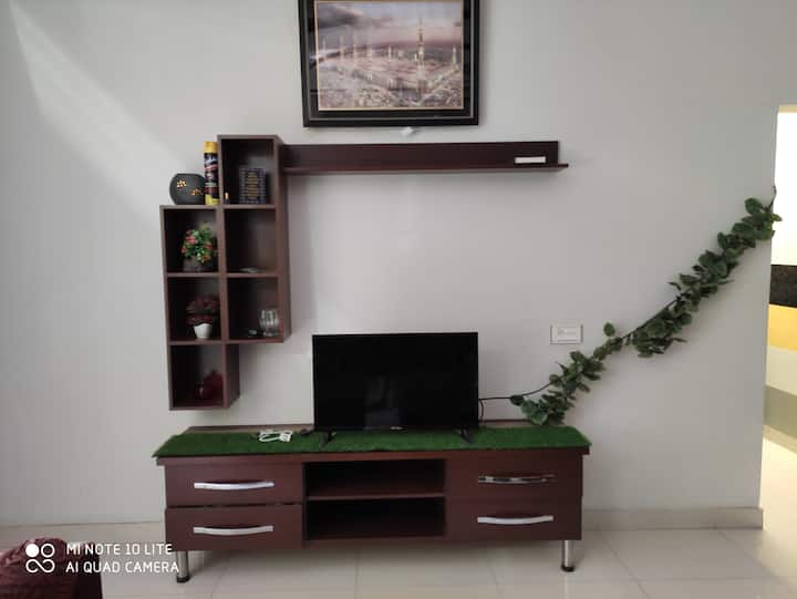 Fully Furnished Portion- Prime Location With Solar - Lahore
