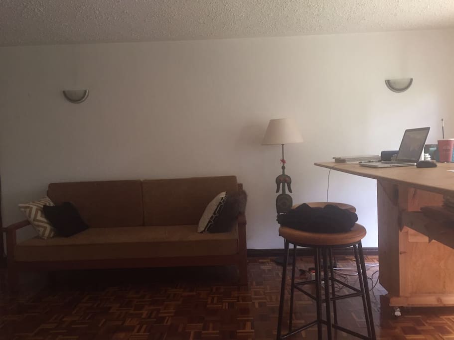 Spacious living space w/ wifi