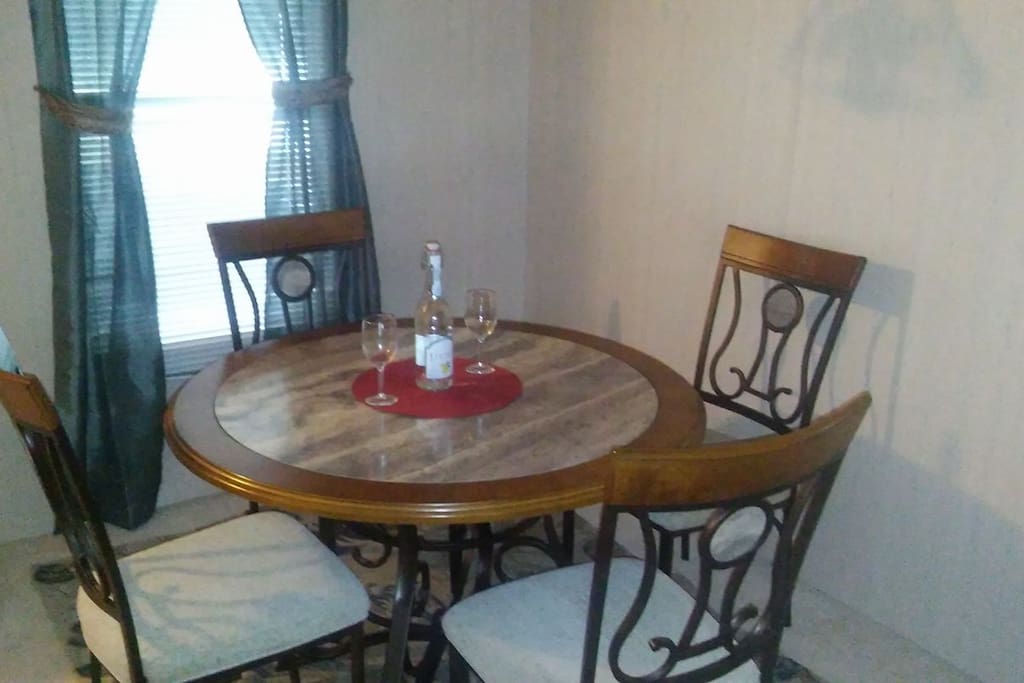 Enjoy meals in a nice cafe setting.