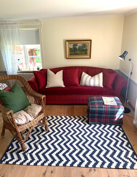 Popular Airbnb listing: Charming log cabin in the countryside in Motala