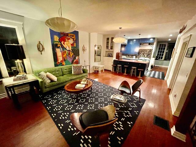 Downtown 4 Bedroom Garden Duplex in Historic Area gallery image 2