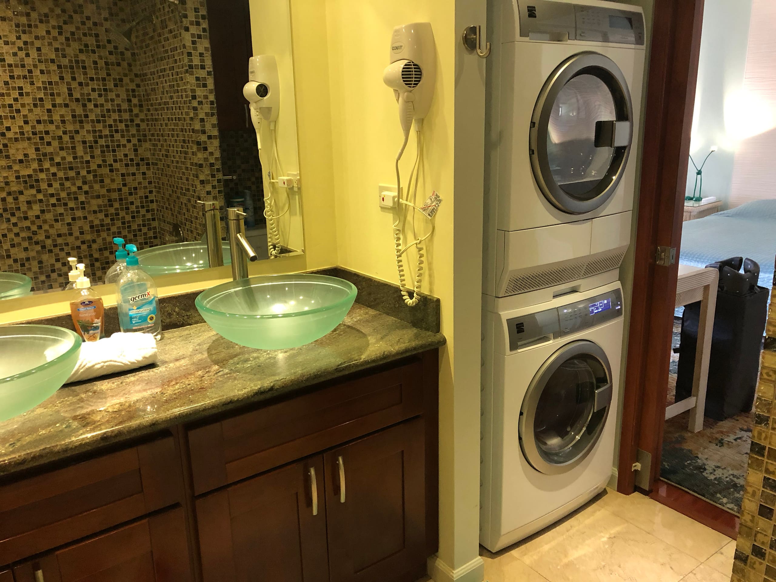Condo in Honolulu · ★4.88 · 1 bedroom · 3 beds · 1 bath - Image 23