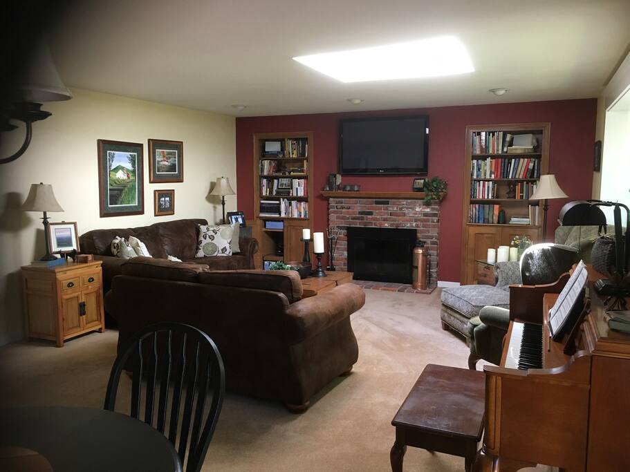 Living Room. Gas Fireplace. 50" television.