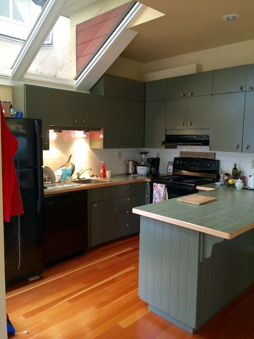 Crazy awesome kitchen.