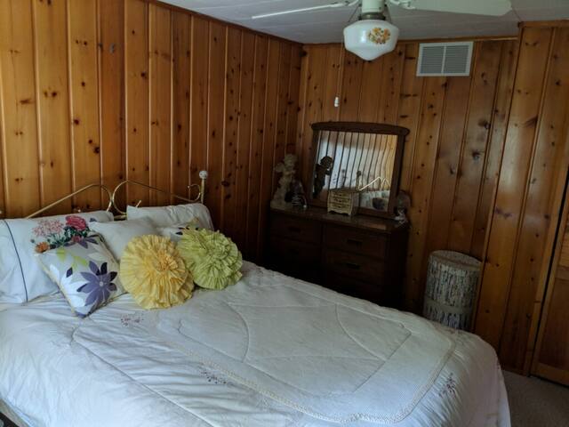 Airbnb Lake Saint Helen Vacation Rentals Places To Stay