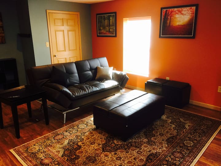 Luxury European Spacious Retreat For Work & Travel - Jefferson City, TN