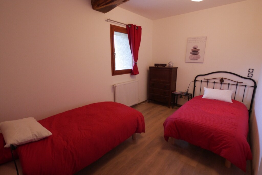 პირველ სართულზე, 2 ოთახი, შშმ პირებისთვის ადაპტირებული