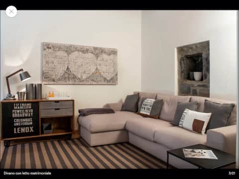 Annuncio Airbnb popolare: MODERN COMFORT IN OLD TOWN a Como