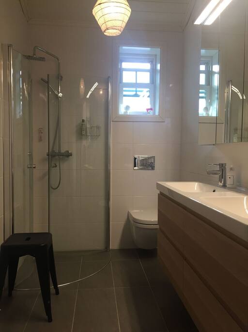 Bathroom master bedroom