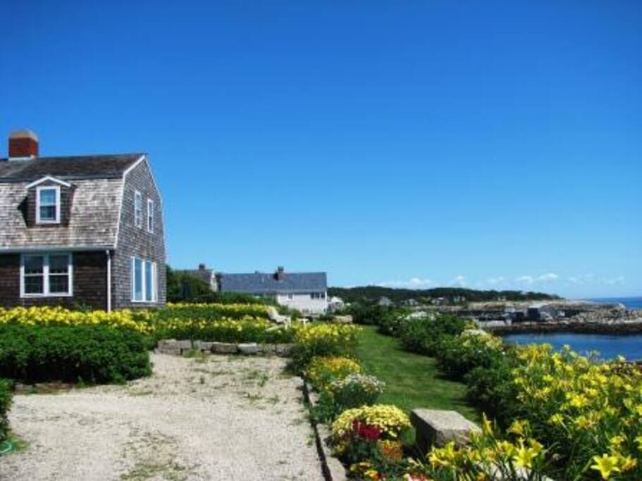 Popples Cove House-View of House when you arrive