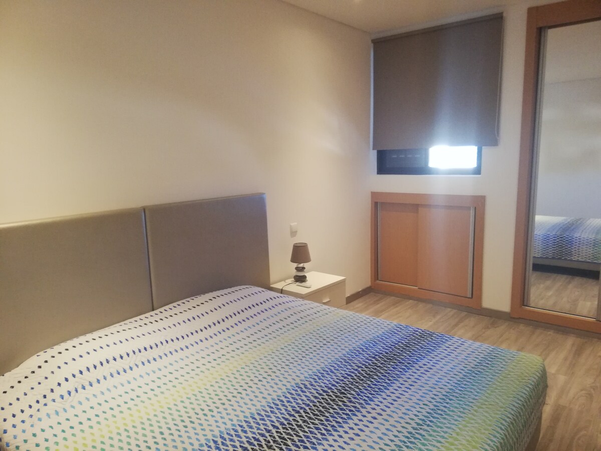 Izba s 2 samostatnými lôžkami a klimatizáciou / spálňou s 2 samostatnými lôžkami a klimatizáciou