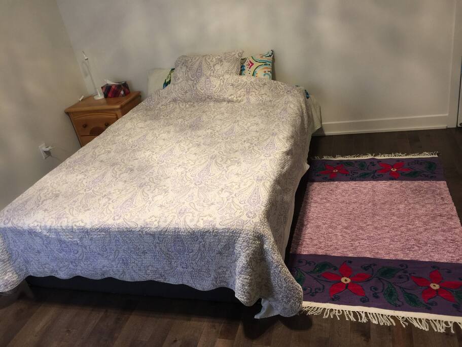 Queen bed