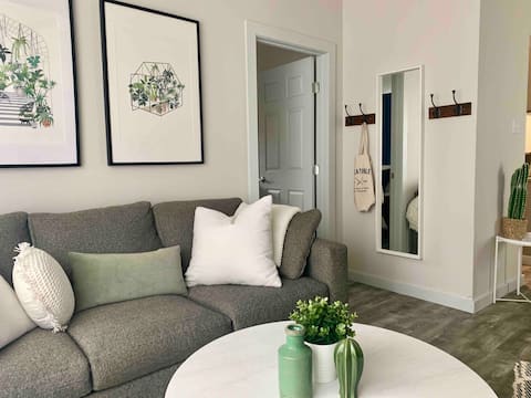 Top performing Airbnb: Lower Greenville Sweet Spot, Patio + King Bed in Lower Greenville