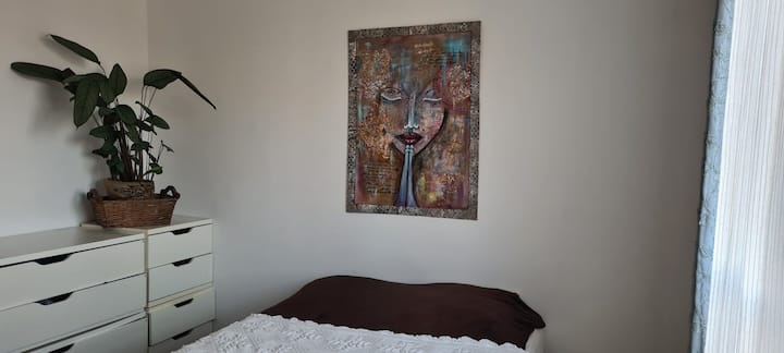 חדר שינה 2 עם חדר פרטי.