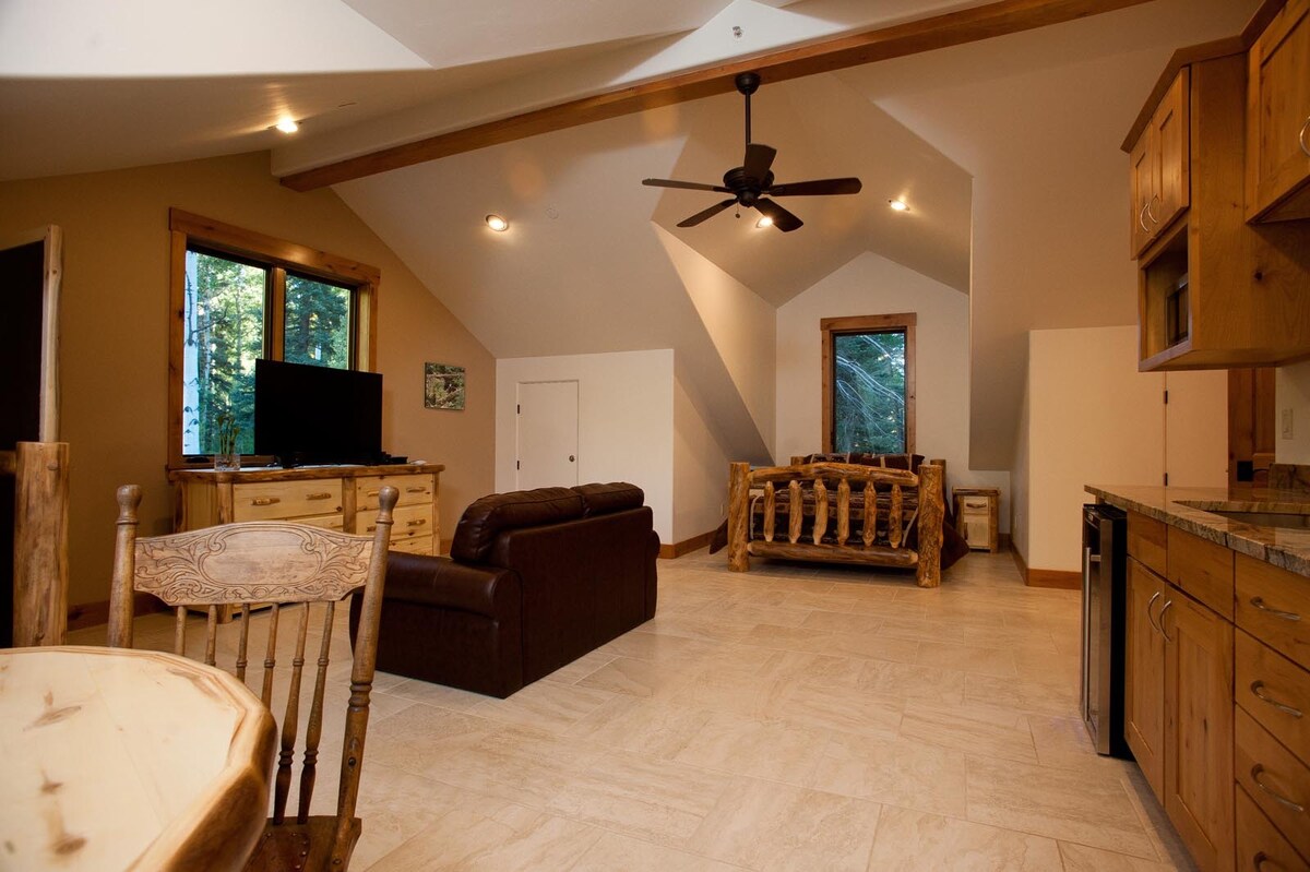 Ლოფტი (საძინებელი #5, მინი-სამზარეულო) (SABphotgraphy)