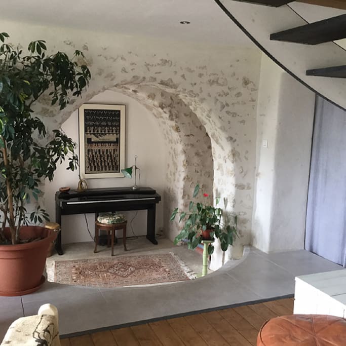 Salon, Living room