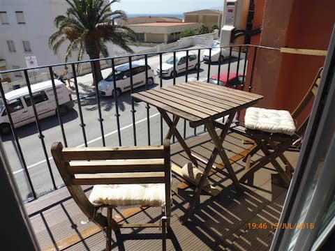 With terrace, views and wifi, close to everything
