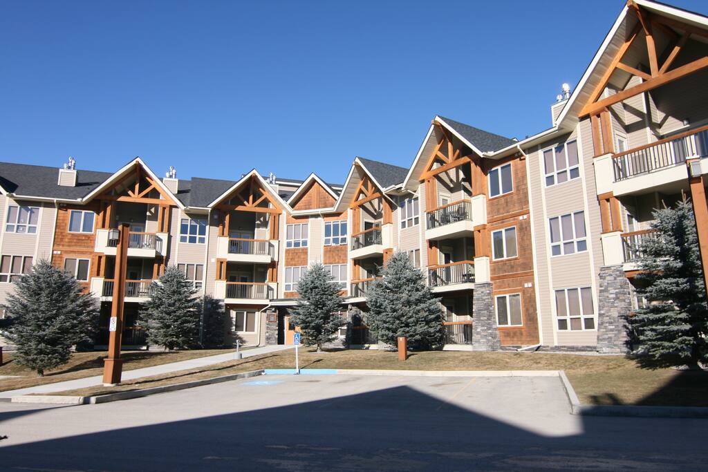 Sable Ridge Resort, easy access on first floor, views of mountains from deck