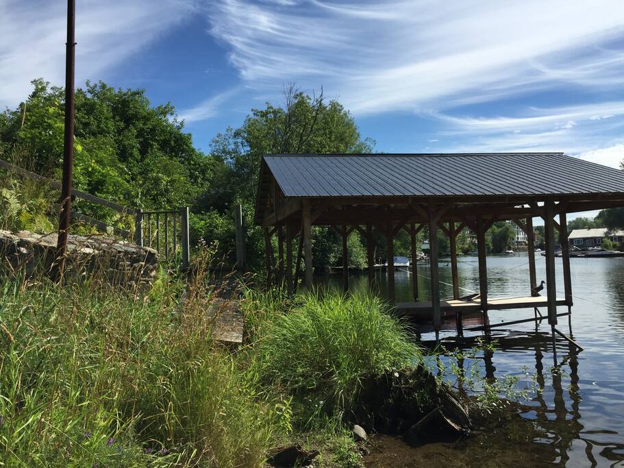 The dock (great if you have a canoe or motor boat, or if you like to fish). Canoe rental across the water