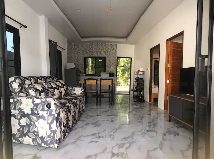 Всекидневна с разтегателен диван