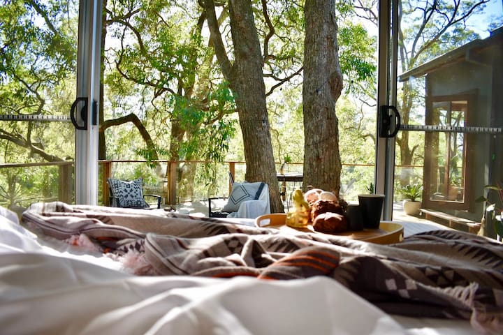 THE TREEHOUSE KANGAROO VALLEY-on Kangaroo River