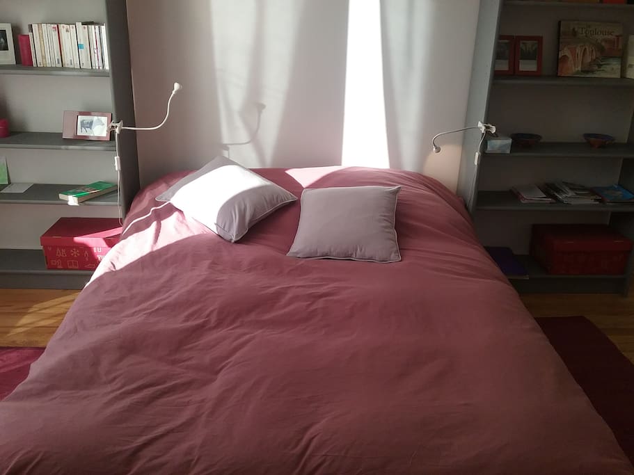Votre Chambre
avec bureau, placard, portes fenêtres et balcon