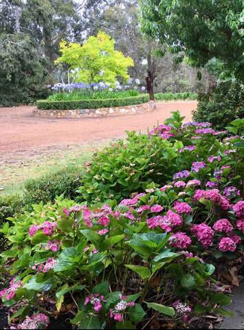 Wilyabrup Home with a View gallery image 3