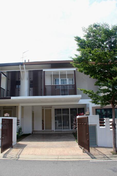 Entrance of the "Kopi House"