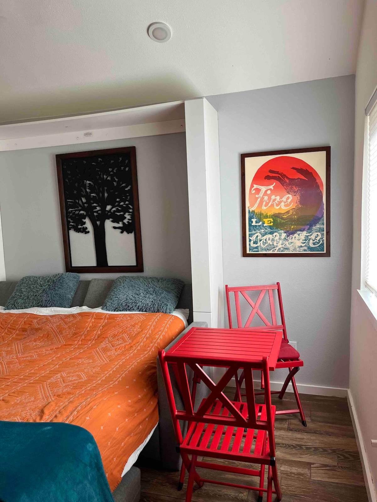 Backyard casita in heart of Austin-walk to dinner!