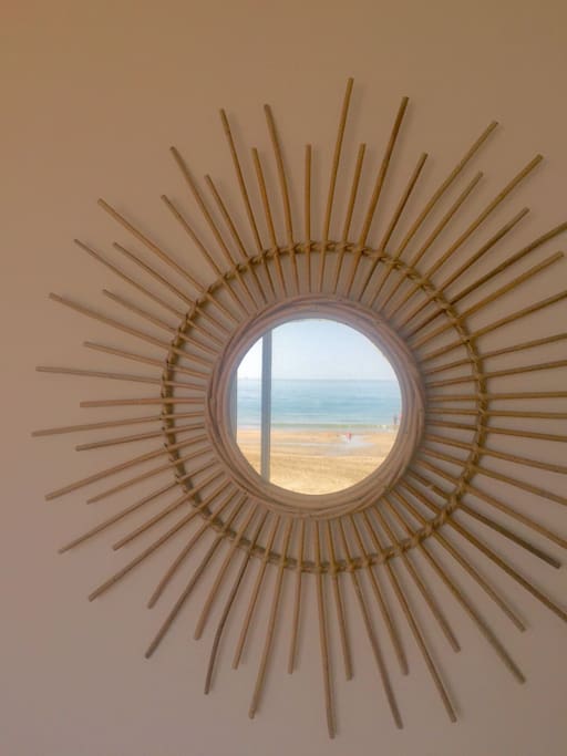 Miroir de la chambre donnant sur la plage