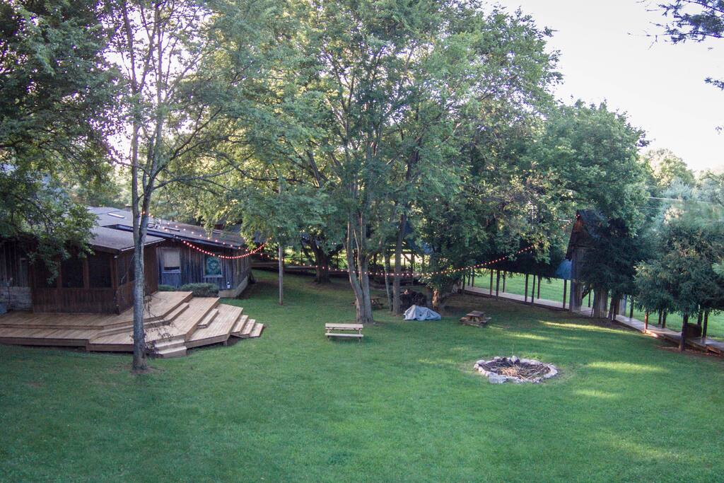THE BACKYARD AT THE COTTAGE
To view video,copy and paste this link...
https://youtu.be/Y_xZEGFsiOE