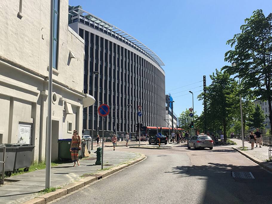 3-4 minutes walk to Bybanen