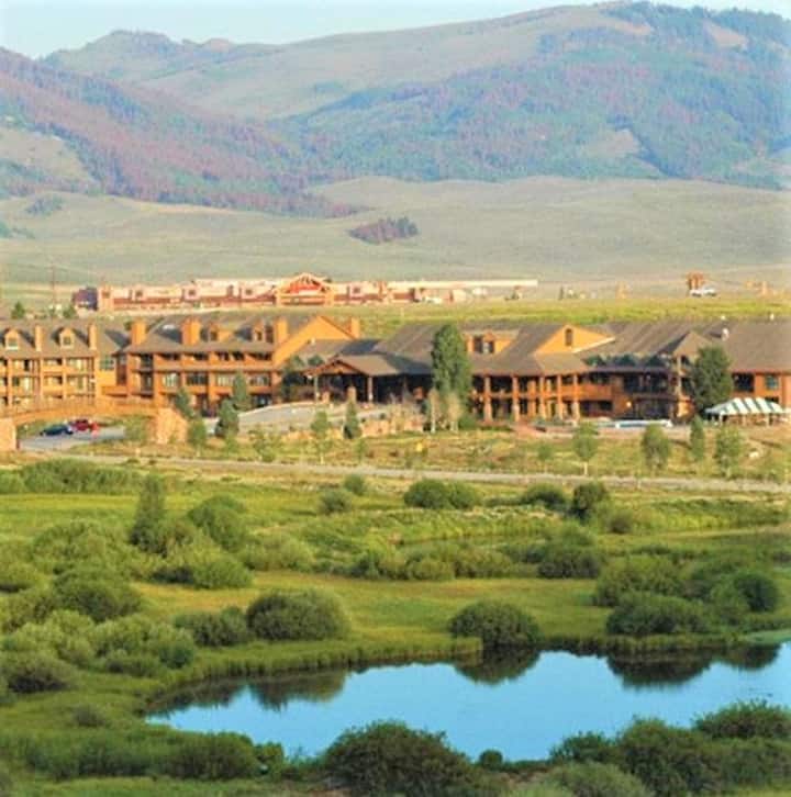 Chambre d'hôtel Resort avec lit King Size/piscine, spa, gymnase/WiFiISCK Hôtels à louer à