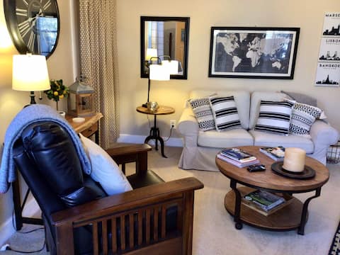 Top performing Airbnb: Cincinnati’s Incline District-2. Minutes to town. in E. Price Hill