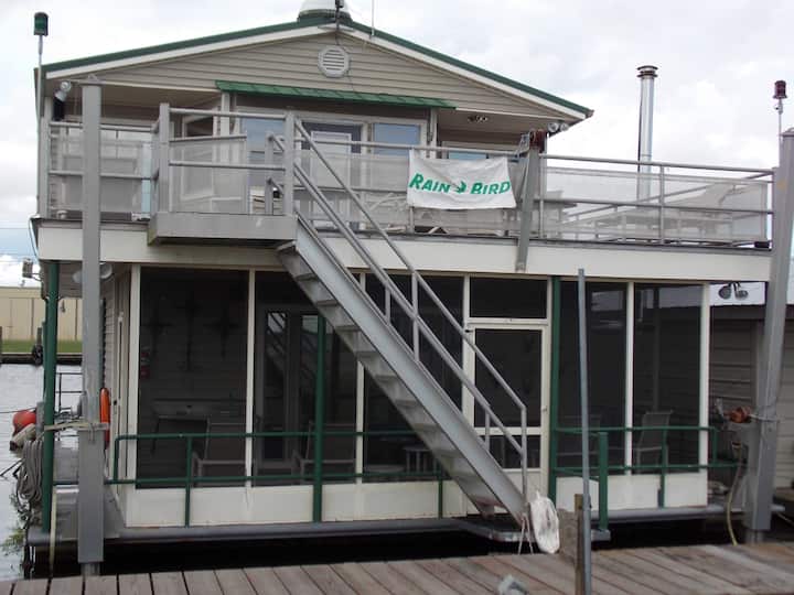 Executive Houseboat - Lake Salvador, LA