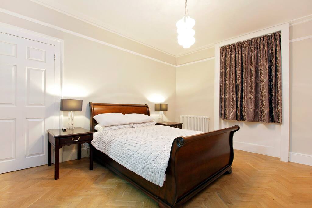 Bedroom (LHS)