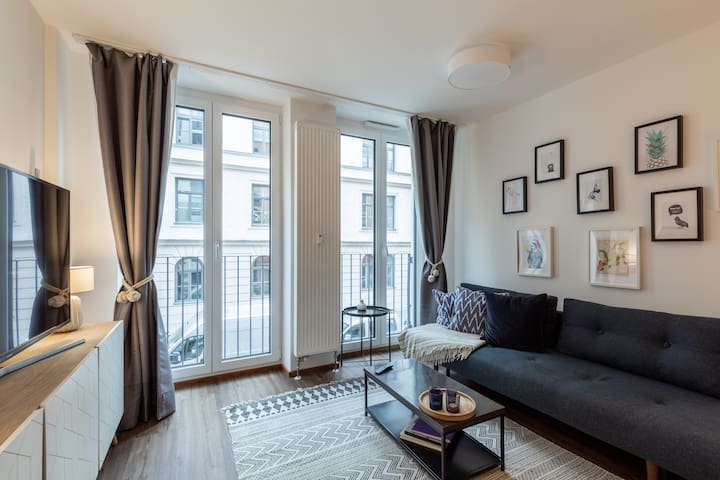 Otto – 2-bedroom apartment in Munich city center gallery image 3