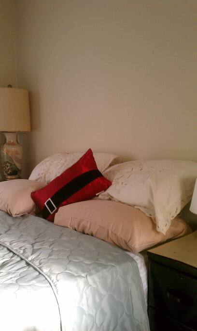 Full size bed