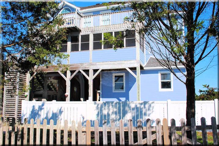 Book this Beautiful Home with confidence.