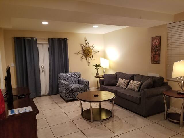 Fabulous duplex near the beach& boast a large pool