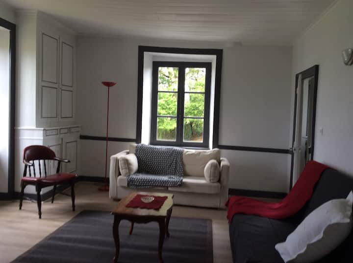 Gîte  8 à 12 Personnes Champagnac ( Cantal ) - Bort-les-Orgues